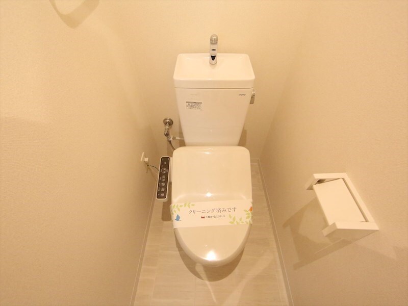 物件内観写真5　(温水洗浄便座付トイレ)