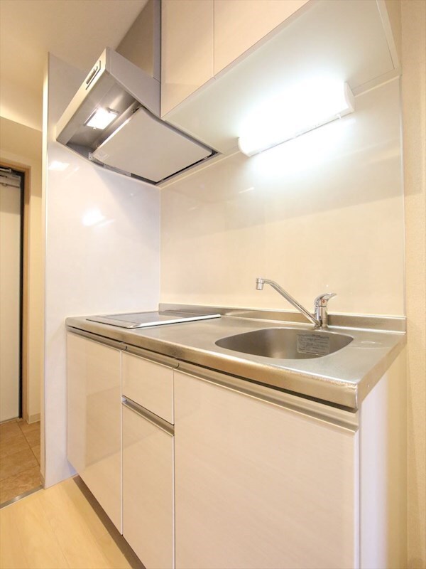 物件内観写真7　(システムキッチン（IHクッキングヒーター付）)