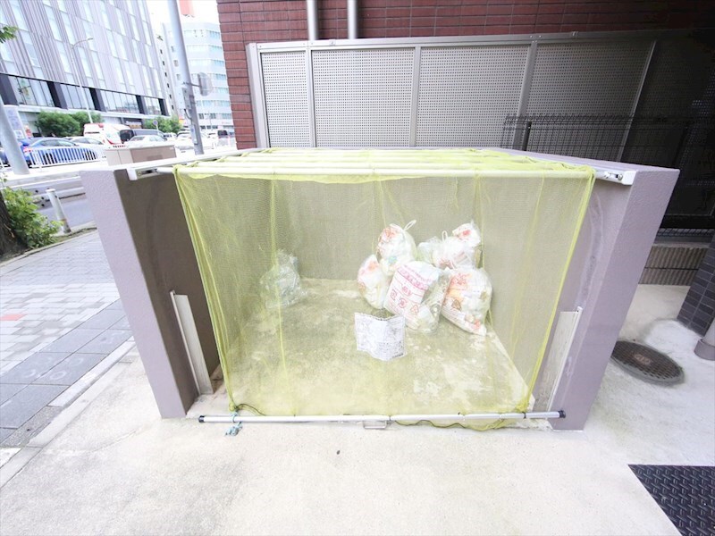 物件内観写真28　(敷地内ゴミ置き場)