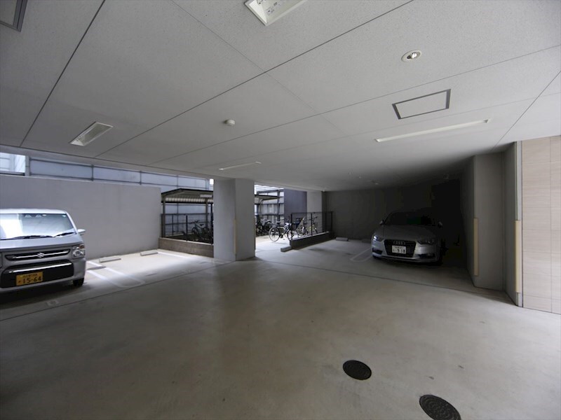 物件内観写真29　(敷地内平面駐車場)