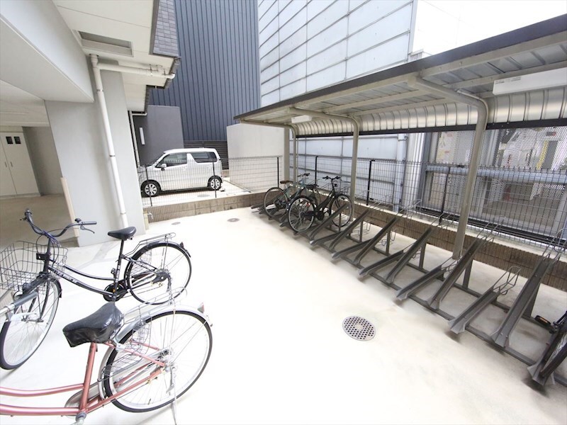 物件内観写真31　(屋根付き駐輪場)