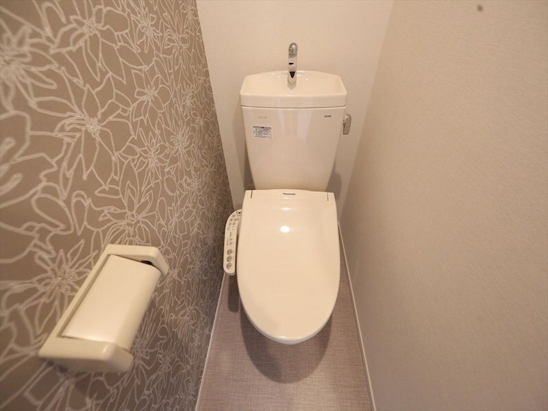 物件内観写真5　(温水洗浄暖房便座付トイレ　同仕様写真)