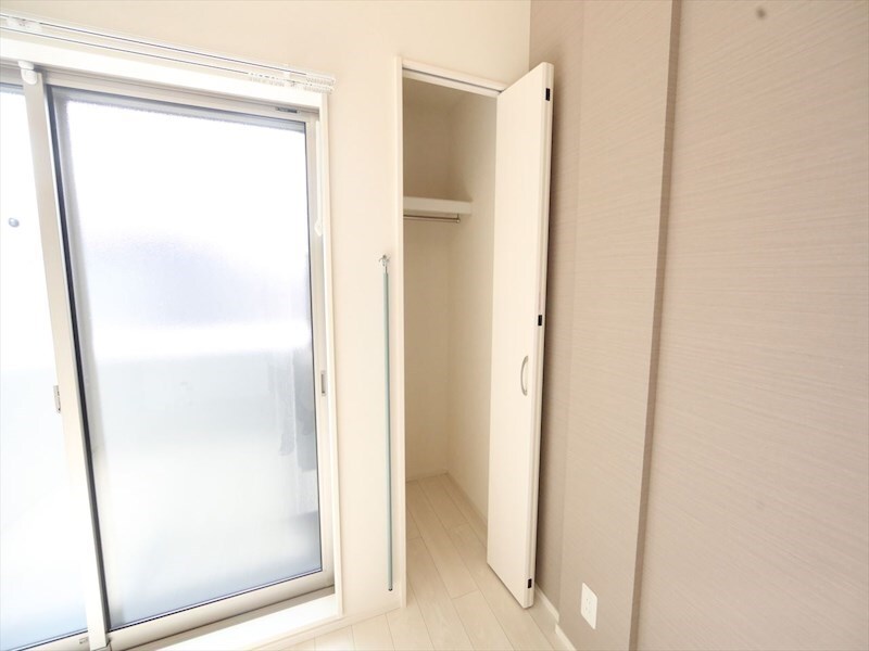 物件内観写真6　(クローゼット（収納充実してます）　同仕様写真)