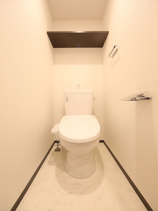 物件内観写真6　(温水洗浄暖房便座付トイレ　)