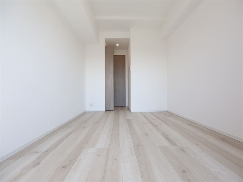 物件内観写真10　(洋室8.0帖　クローゼット付（収納充実してます）)