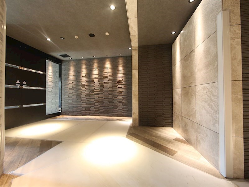 物件内観写真11　(エントランス　オートロック付　防犯カメラ有り)