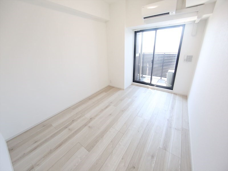 物件内観写真25　(洋室8.0帖　クローゼット付（収納充実してます）)