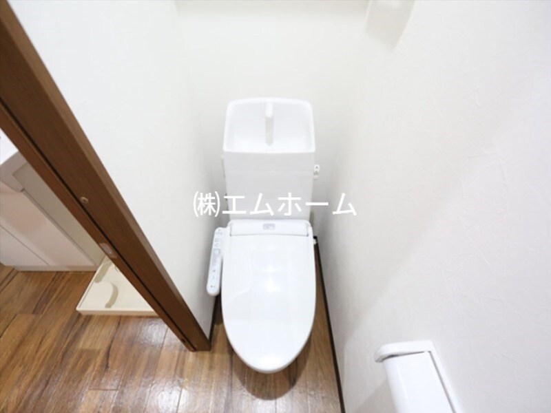 物件内観写真8　(温水洗浄暖房便座付トイレ)