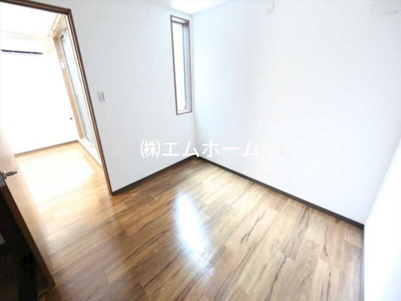 物件内観写真9　(洋室4.5帖　クローゼット付)