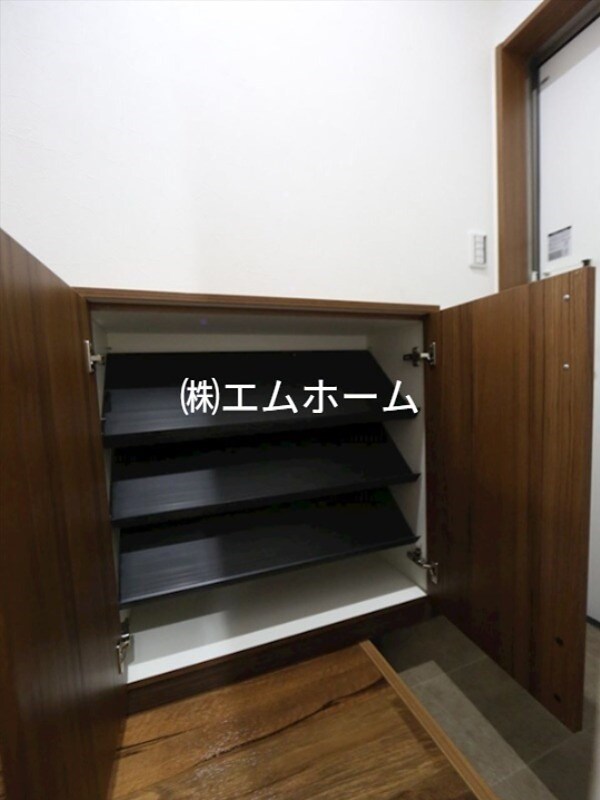 物件内観写真15　(玄関　シューズボックス付)