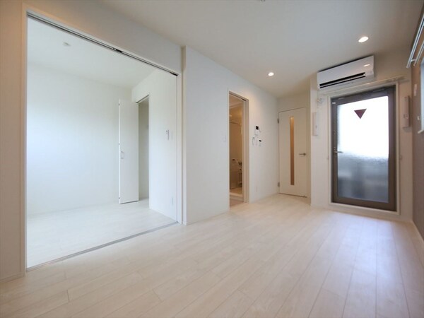 リビング(ＬＤＫ8.8帖　洋室3.4帖　つなげても使えます　同仕様写真)