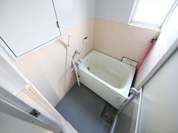 風呂画像(バスルーム（お風呂トイレ別）窓付)