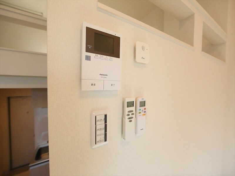 物件内観写真10　(ＴＶモニター付インターホン　同仕様写真)