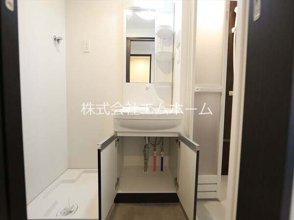 洗面所(脱衣所　独立洗面化粧台（シャンプードレッサー）洗濯機置き場)