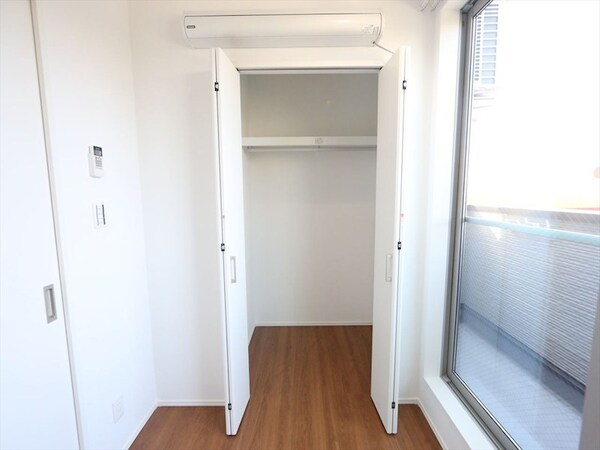 収納(クローゼット付　同仕様写真)