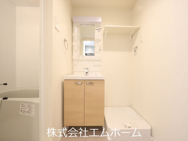 洗面所(脱衣所　独立洗面台（シャンプードレッサー付）)