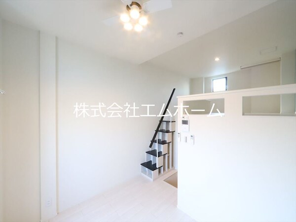 その他(洋室6帖　階段上段ロフト6帖（収納にも寝室にも使えます）)