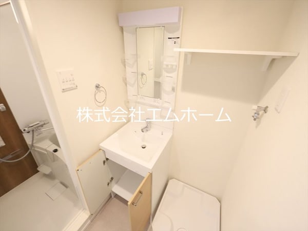 洗面所(脱衣所　独立洗面台（シャンプードレッサー付）)