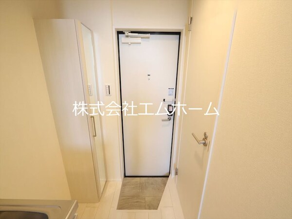 玄関(玄関　トールタイプシューズボックス付（収納充実してます）)