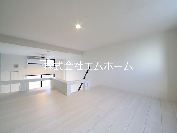 その他部屋・スペース(階段ロフト6帖（収納にも使えます）ロフトに階段で上がれます)