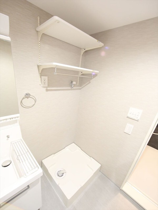 洗面所(脱衣所　室内洗濯機置き場　同仕様写真)