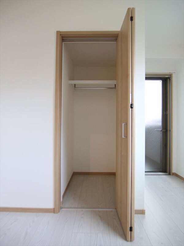 物件内観写真6　(クローゼット)