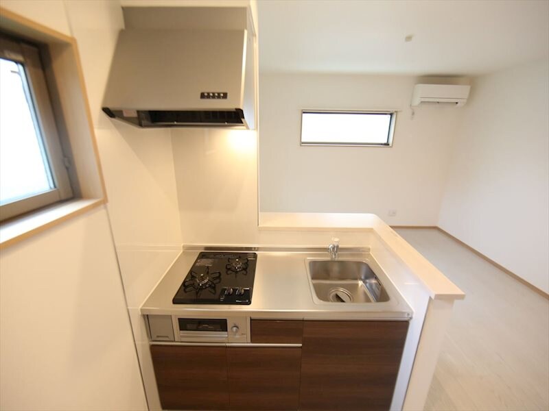 物件内観写真7　(システムキッチン（ガス2口コンログリル付）カウンターキッチン)