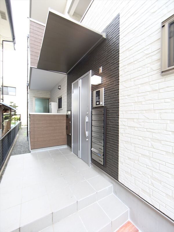 物件内観写真28　(エントランス　オートロック　宅配ＢＯＸ)