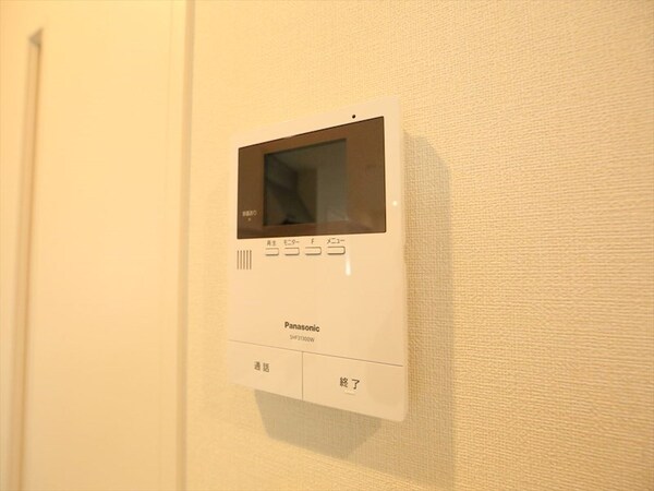 セキュリティ(ＴＶモニター付インターホン　同仕様写真)