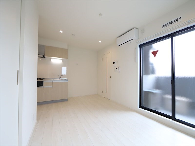 物件内観写真14　(ＬＤＫ8.6帖　システムキッチン　バルコニー　同仕様写真)