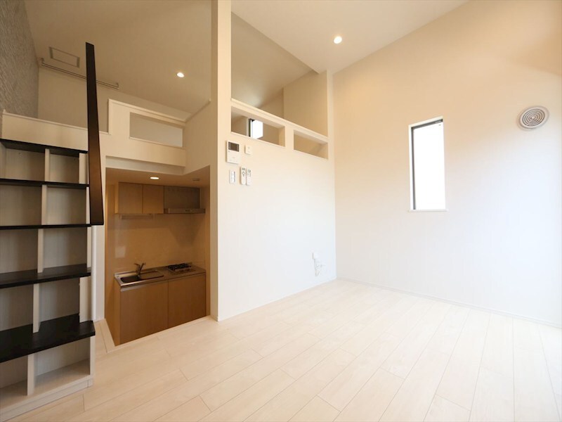 物件内観写真2　(洋室6.2帖　ロフト6.3帖（収納にも使えます）　同仕様写真)