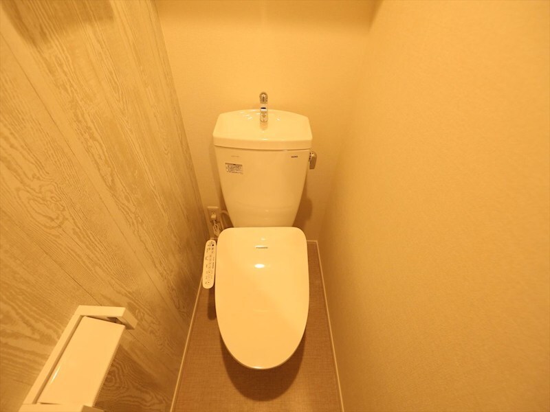 物件内観写真5　(温水洗浄暖房便座付トイレ　同仕様写真)