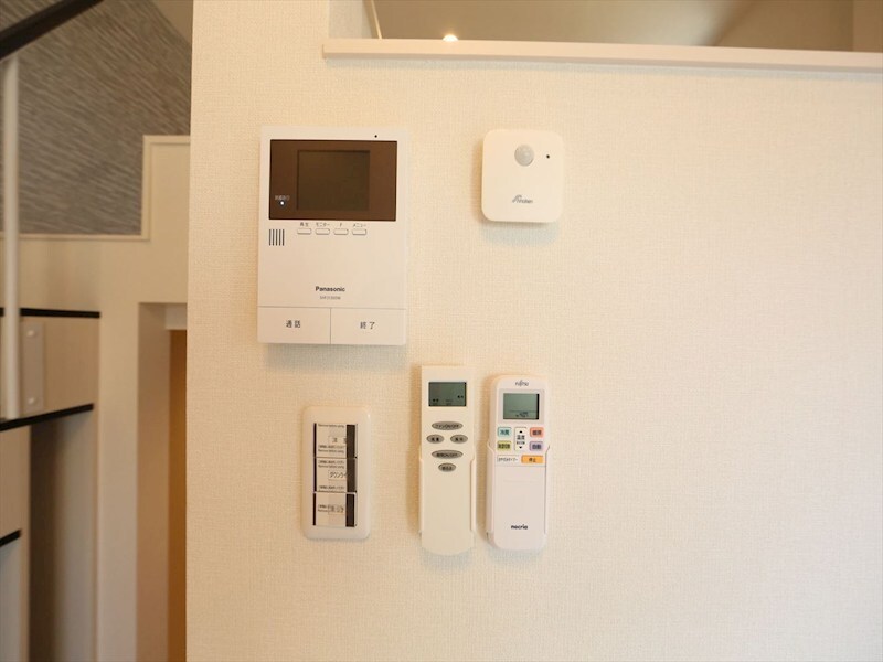 物件内観写真10　(ＴＶモニター付インターホン　同仕様写真)