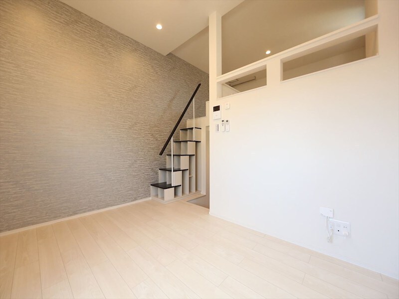 物件内観写真14　(洋室6.2帖　ロフト6.3帖（収納にも使えます）　同仕様写真)