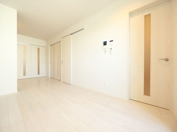 リビング(ＬＤＫ11.1帖　システムキッチン　エアコン完備　同仕様写真)