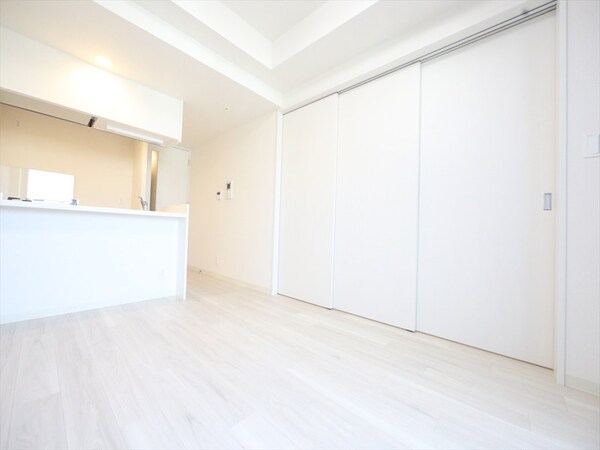 リビング(ＬＤＫ10.5帖　システムキッチン　エアコン完備　同仕様写真)