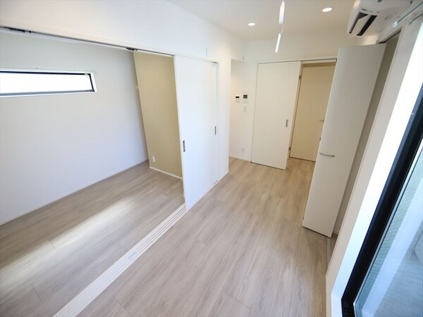 リビング(ＬＤＫ8.7帖　システムキッチン　エアコン完備　同仕様写真)