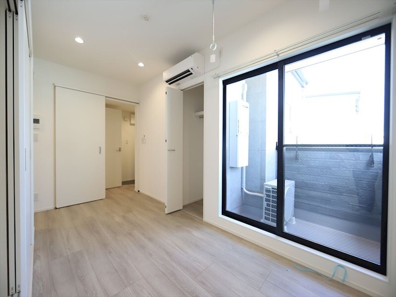 物件内観写真2　(ＬＤＫ8.7帖　システムキッチン　エアコン完備　同仕様写真)