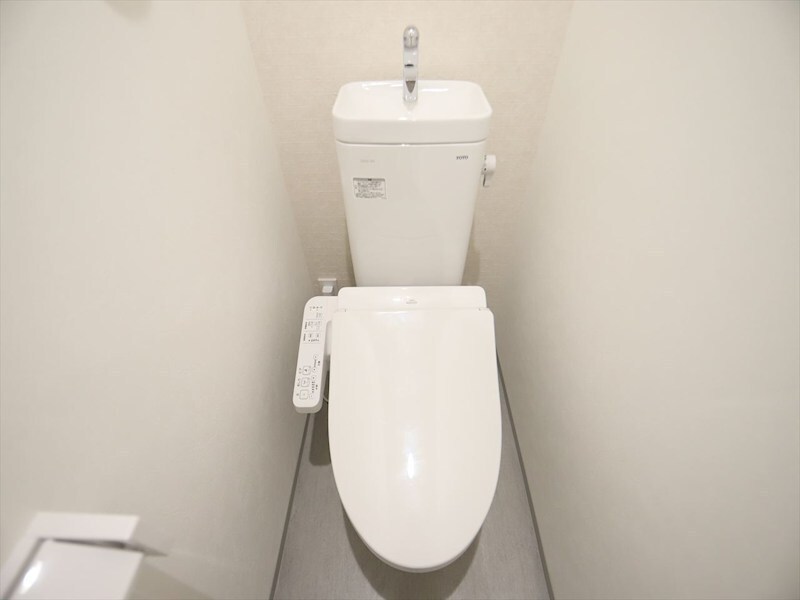 物件内観写真5　(温水洗浄暖房便座付トイレ　同仕様写真)