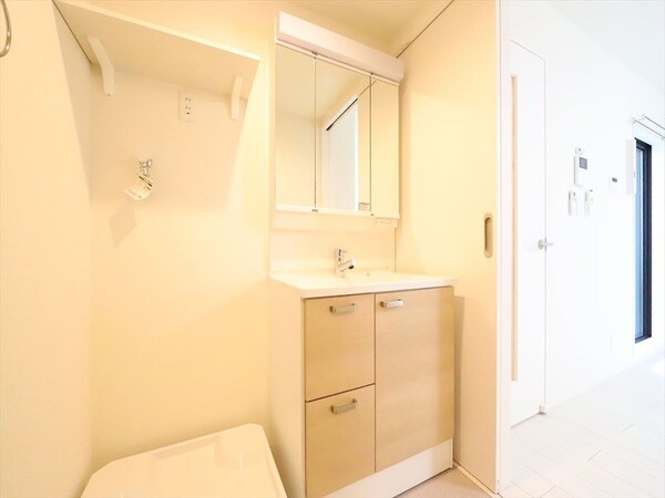 洗面所(脱衣所　独立洗面台（シャンプードレッサー付）　同仕様写真)