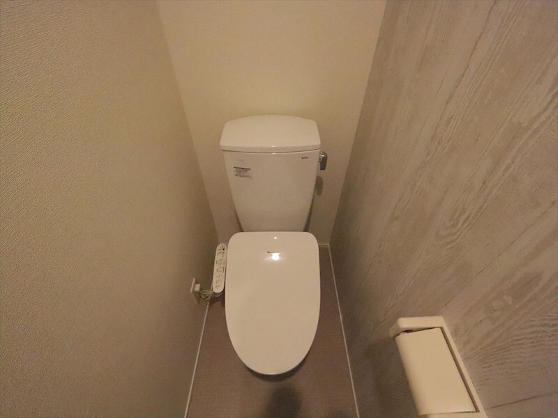 物件内観写真5　(温水洗浄暖房便座付トイレ　同仕様写真)