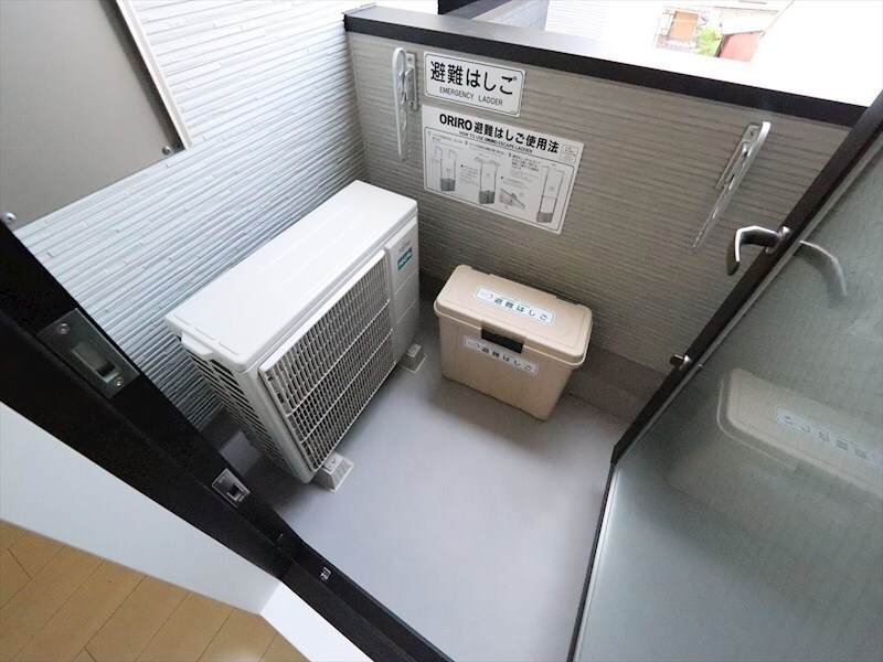 物件内観写真13　(バルコニー　同仕様写真)