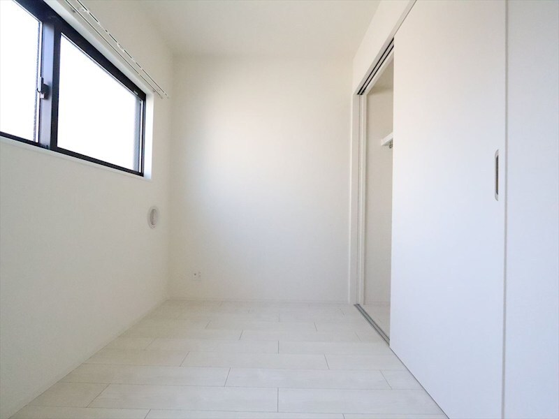 物件内観写真26　(洋室3.2帖　クローゼット付（収納充実してます）　同仕様写真)