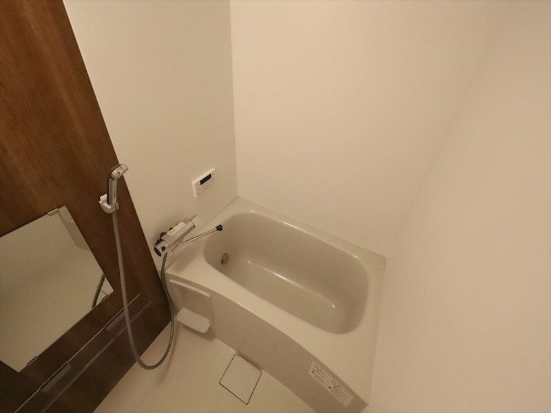 物件内観写真4　(浴室暖房乾燥機付　追い焚き機能付お風呂　同仕様写真)