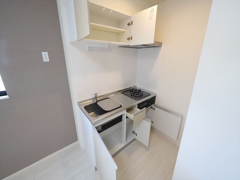 物件内観写真7　(システムキッチン（ガス2口コンロ・グリル付）　同仕様写真)