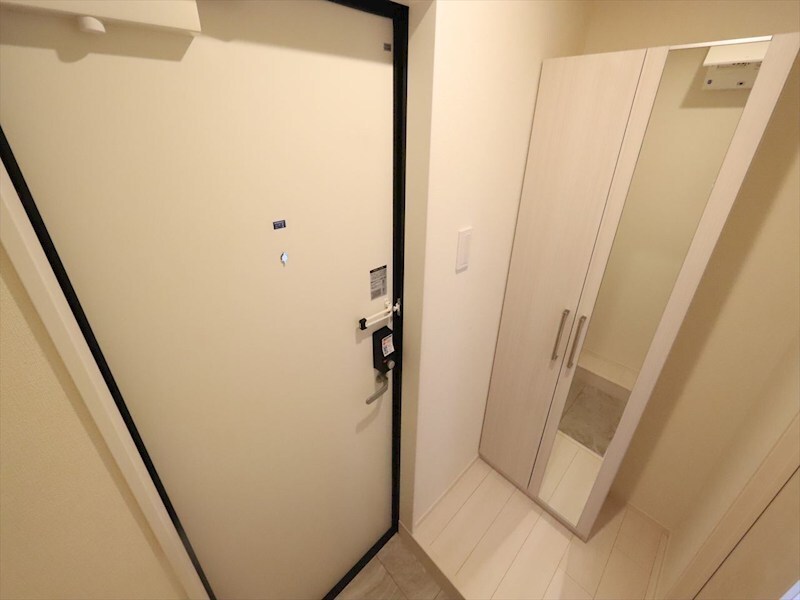 物件内観写真21　(玄関　シューズボックス付（収納充実してます）　同仕様写真)
