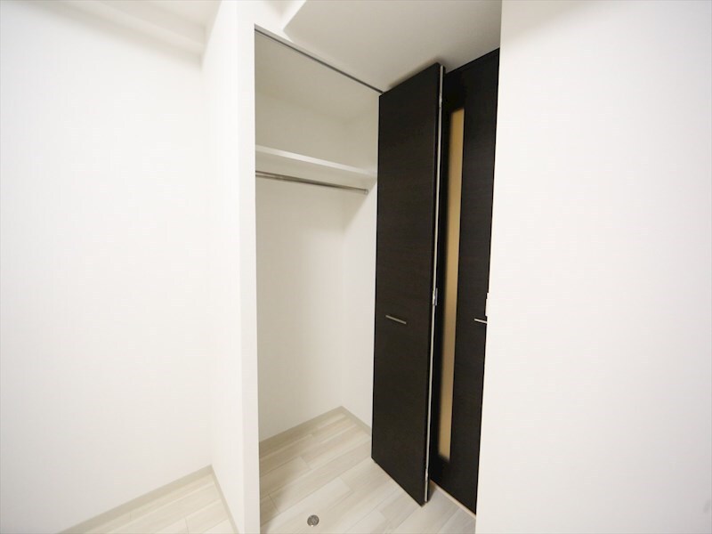 物件内観写真6　(クローゼット（収納充実しています）)