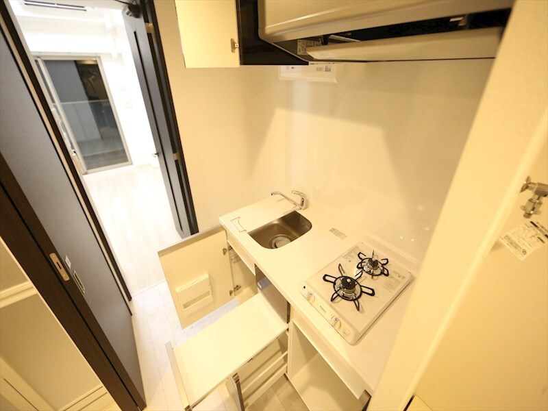 物件内観写真7　(システムキッチン（ガス2口コンロ付）)