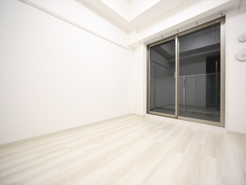 物件内観写真21　(洋室6帖　エアコン付　クローゼット付　バルコニー)