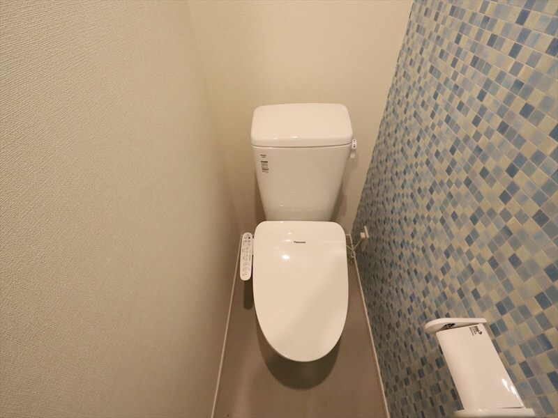 物件内観写真5　(温水洗浄暖房便座付トイレ　同仕様写真)